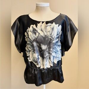 Everly Black & While Floral Satiny Blouse Large